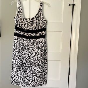 Jessica Howard Black and White Sheath Midi Dress